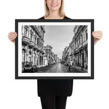 Load image into Gallery viewer, HAVANA San Lazaro Street | Framed photo paper poster