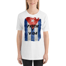 Load image into Gallery viewer, WOMAN PATRIA Y VIDA | Short-Sleeve Unisex T-Shirt