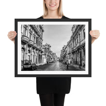 Load image into Gallery viewer, HAVANA San Lazaro Street | Framed photo paper poster
