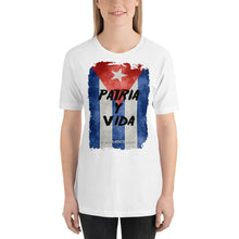 Load image into Gallery viewer, WOMAN PATRIA Y VIDA | Short-Sleeve Unisex T-Shirt
